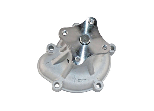 BOMBA DE AGUA COMPLETA BRIDA CHICA NISSAN TSURU I 8 VÁLVULAS  1.6 L 1985-1987