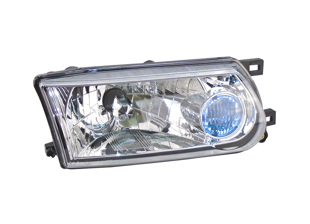 FARO DERECHO PLÁSTICO NISSAN TSURU III 1.6 L 2005-2017