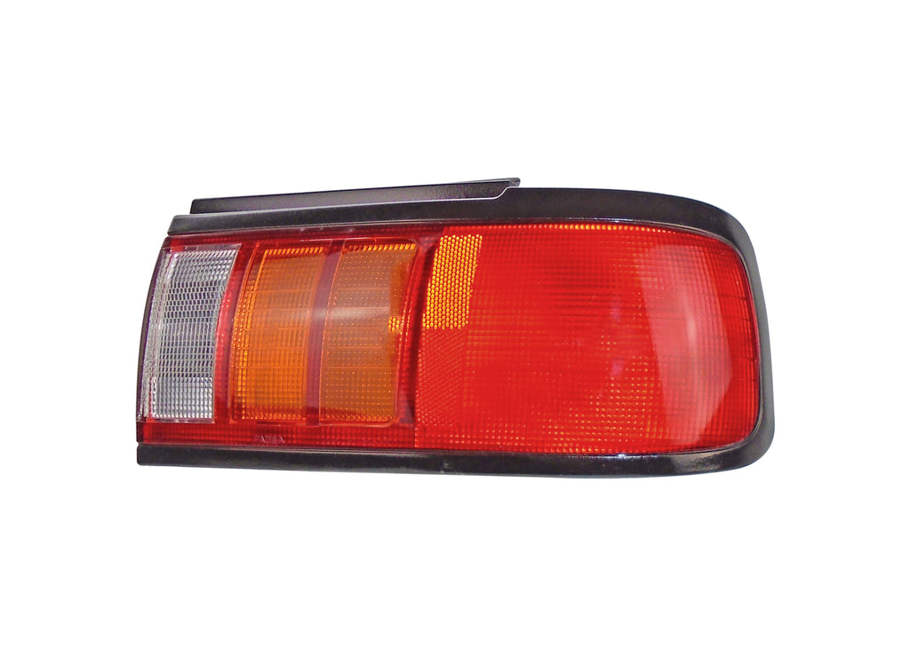 CALAVERA DERECHA CON DIVISIÓN ROJA NISSAN TSURU III 1.6 L 1994-1997