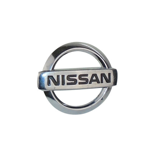 Emblema para cajuela NISSAN TSURU III 1.6 L 2004-2017